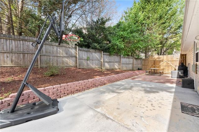 5090 Limerick Lane, Flowery Branch, GA 30542