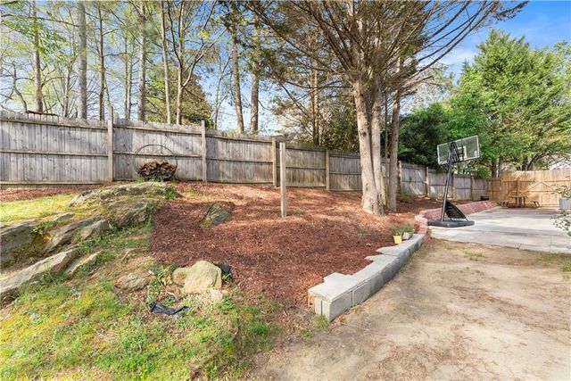 5090 Limerick Lane, Flowery Branch, GA 30542