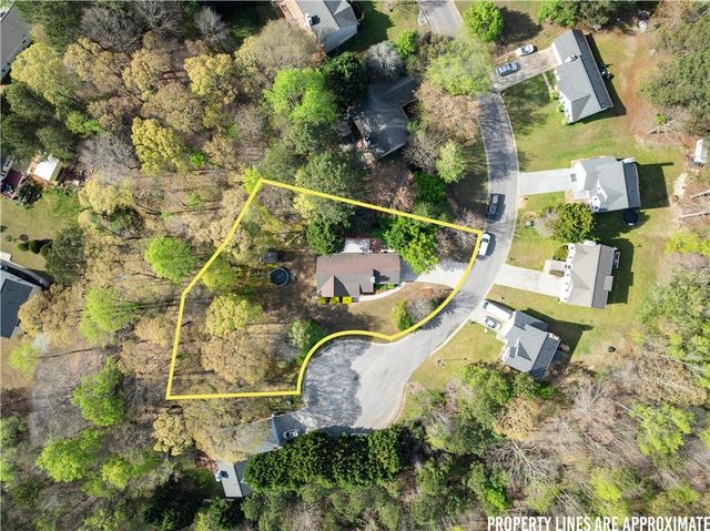 5090 Limerick Lane, Flowery Branch, GA 30542