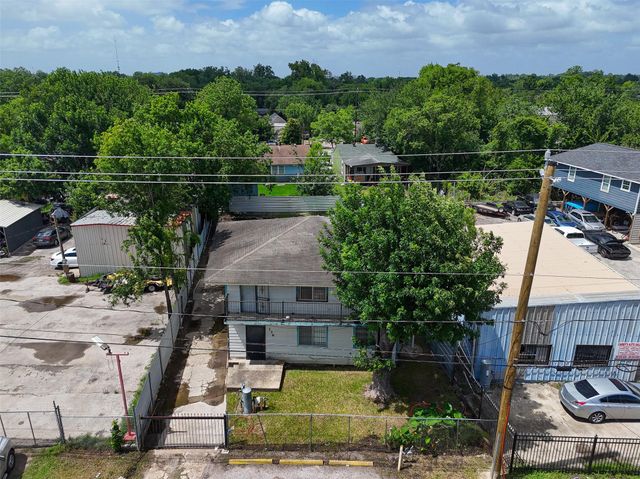 336 W Mount Houston Road, Houston, TX 77037