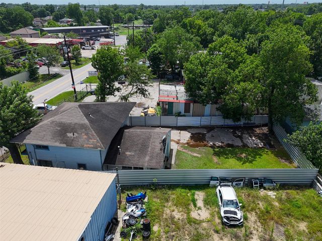 336 W Mount Houston Road, Houston, TX 77037