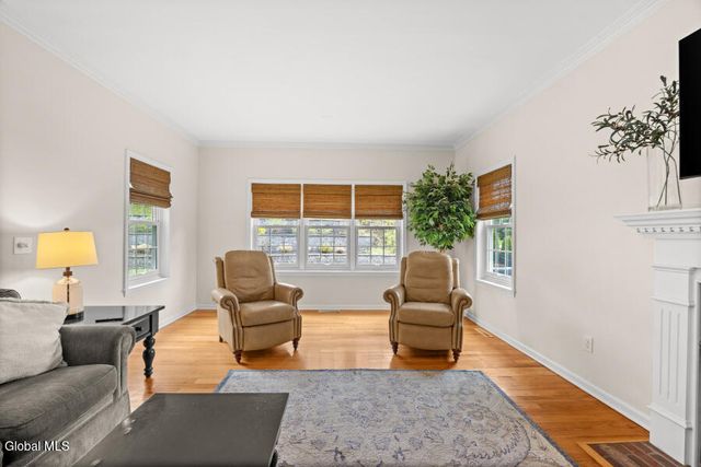 7 Deep Woods Drive, Colonie, NY 12110