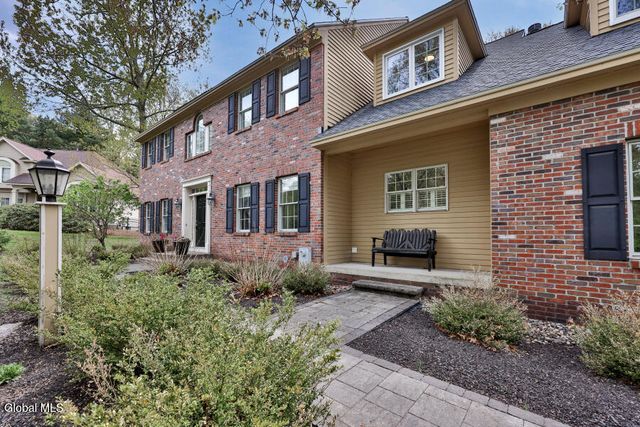 7 Deep Woods Drive, Colonie, NY 12110