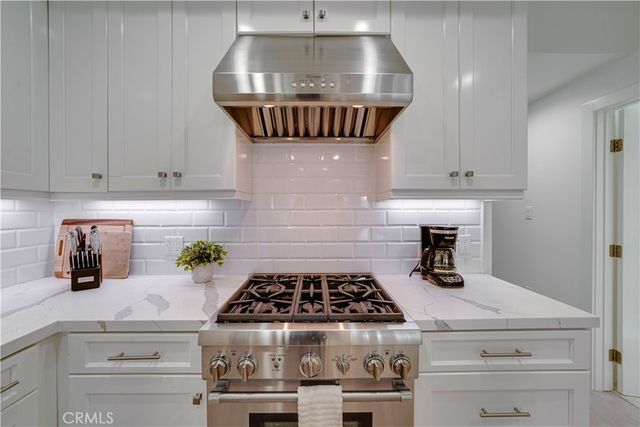 608 Heliotrope, Corona Del Mar, CA 92625