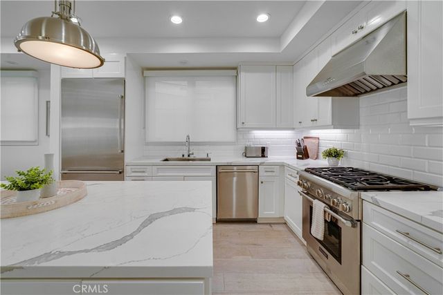 608 Heliotrope, Corona Del Mar, CA 92625