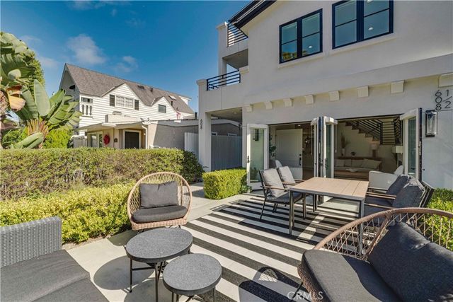 608 Heliotrope, Corona Del Mar, CA 92625