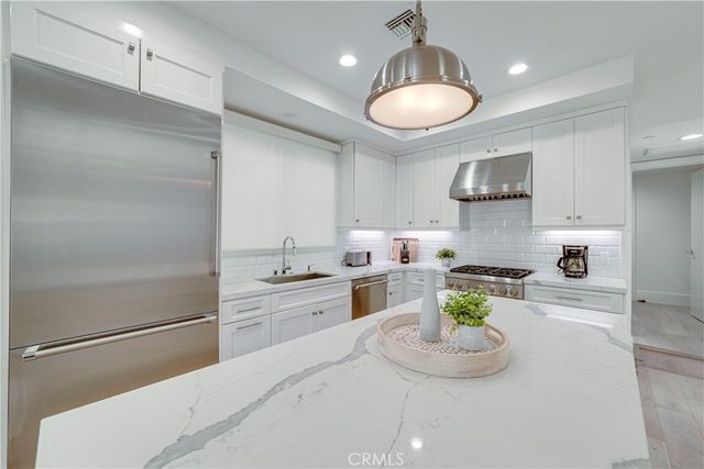 608 Heliotrope, Corona Del Mar, CA 92625