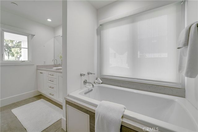 608 Heliotrope, Corona Del Mar, CA 92625