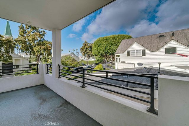 608 Heliotrope, Corona Del Mar, CA 92625