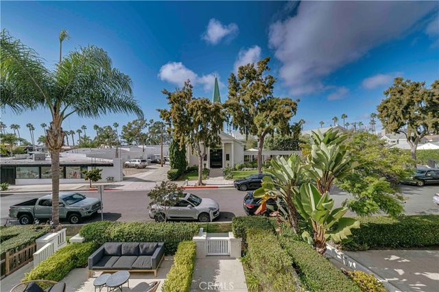 608 Heliotrope, Corona Del Mar, CA 92625