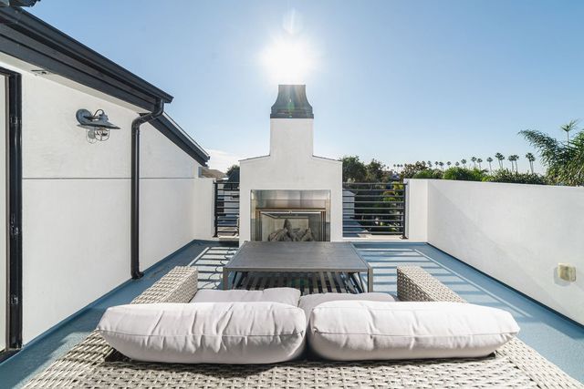 608 Heliotrope, Corona Del Mar, CA 92625