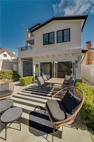 608 Heliotrope, Corona Del Mar, CA 92625