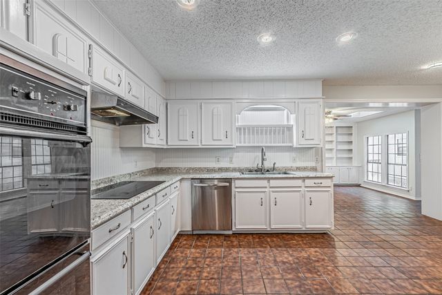 5209 Smokerise Court, Arlington, TX 76016