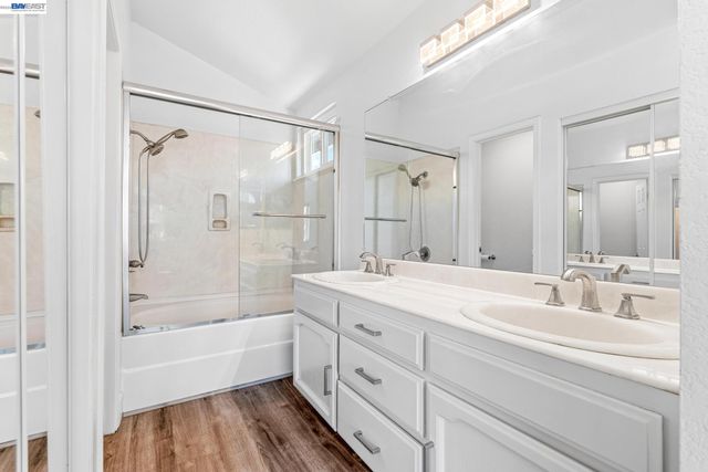 1059 Bellflower St, Livermore, CA 94551