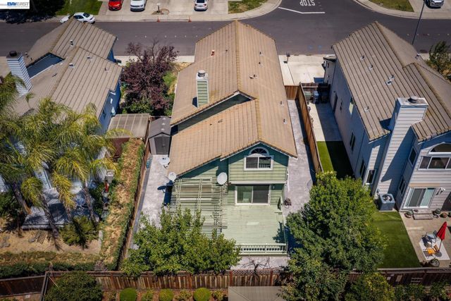 1059 Bellflower St, Livermore, CA 94551