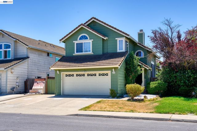 1059 Bellflower St, Livermore, CA 94551