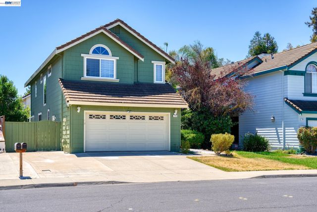 1059 Bellflower St, Livermore, CA 94551