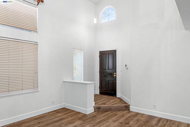 1059 Bellflower St, Livermore, CA 94551
