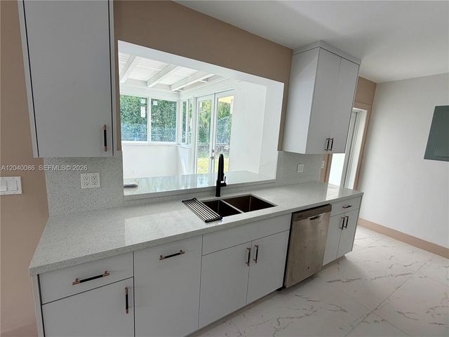 8235 SW 62nd Pl, Miami, FL 33143