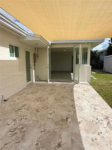 8235 SW 62nd Pl, Miami, FL 33143