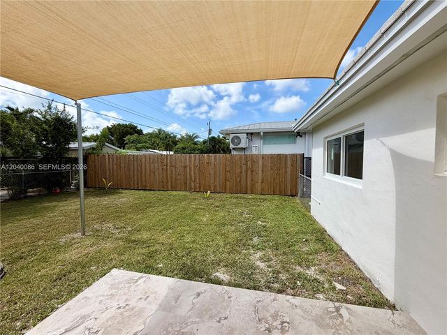 8235 SW 62nd Pl, Miami, FL 33143