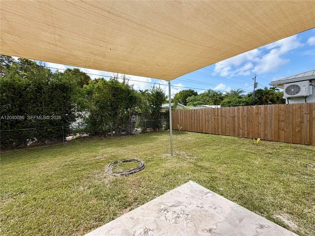 8235 SW 62nd Pl, Miami, FL 33143
