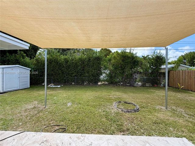 8235 SW 62nd Pl, Miami, FL 33143