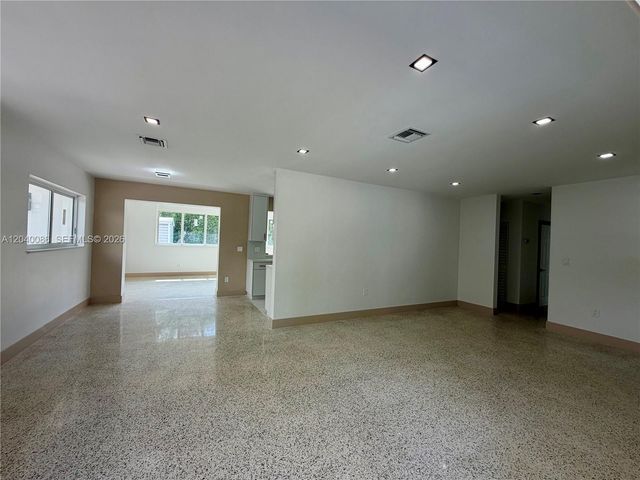 8235 SW 62nd Pl, Miami, FL 33143
