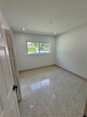 8235 SW 62nd Pl, Miami, FL 33143