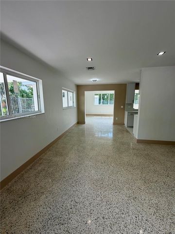 8235 SW 62nd Pl, Miami, FL 33143