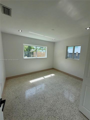 8235 SW 62nd Pl, Miami, FL 33143