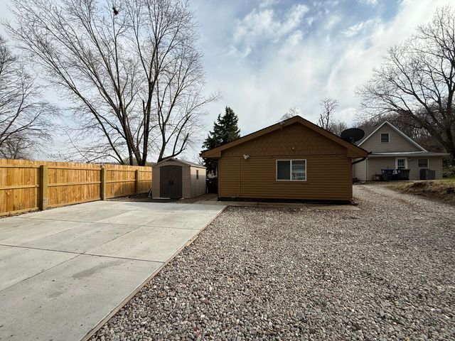 124 HUNTER Avenue, Council Bluffs, IA 51503