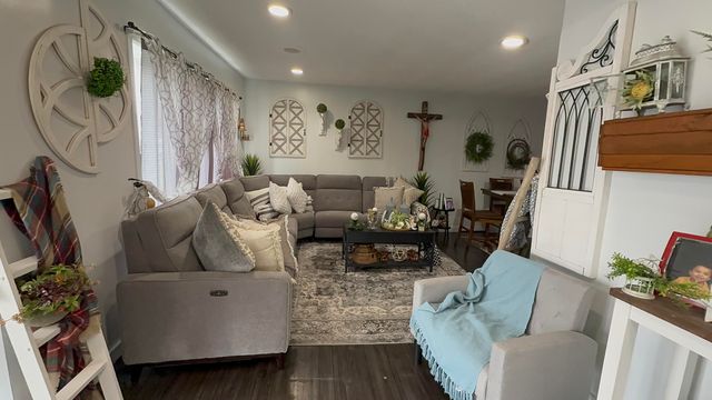 124 HUNTER Avenue, Council Bluffs, IA 51503