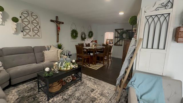 124 HUNTER Avenue, Council Bluffs, IA 51503