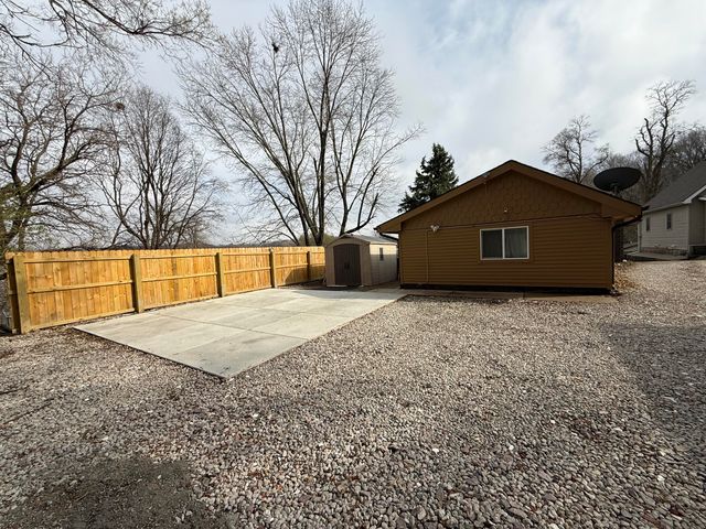 124 HUNTER Avenue, Council Bluffs, IA 51503