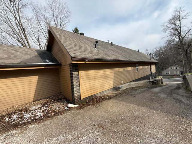 124 HUNTER Avenue, Council Bluffs, IA 51503