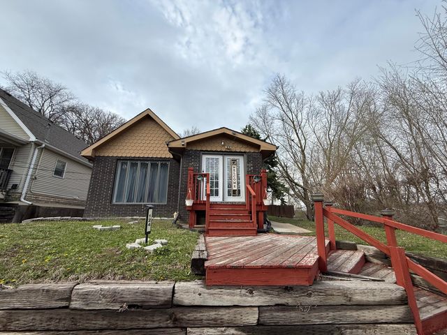 124 HUNTER Avenue, Council Bluffs, IA 51503