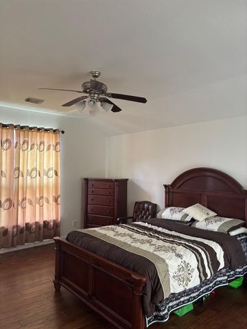 702 Hollyhock Drive, Stafford, TX 77477