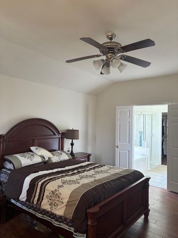 702 Hollyhock Drive, Stafford, TX 77477