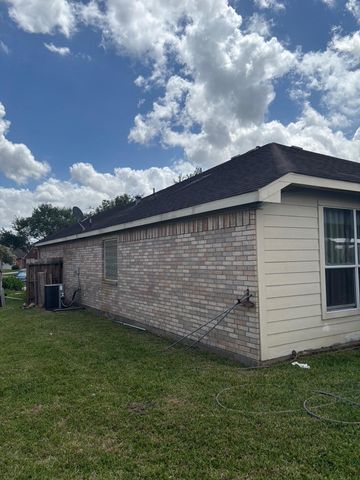 702 Hollyhock Drive, Stafford, TX 77477