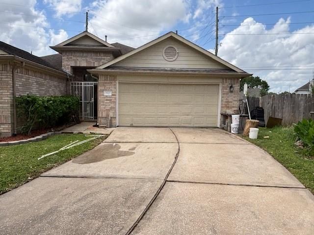 702 Hollyhock Drive, Stafford, TX 77477