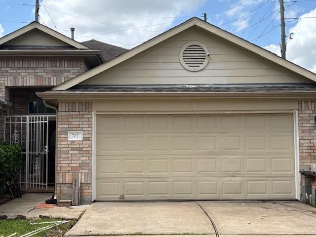 702 Hollyhock Drive, Stafford, TX 77477