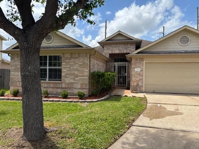 702 Hollyhock Drive, Stafford, TX 77477