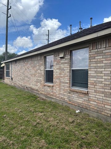 702 Hollyhock Drive, Stafford, TX 77477