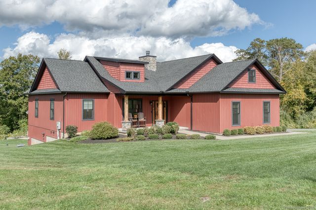 23 Mountain Top Pass, Burlington, CT 06013