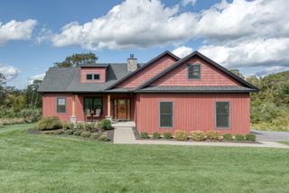 23 Mountain Top Pass, Burlington, CT 06013