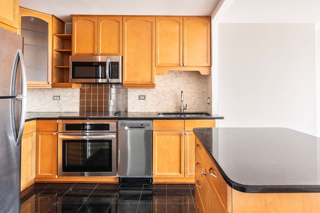5415 N Sheridan Road 3514, Chicago, IL 60640
