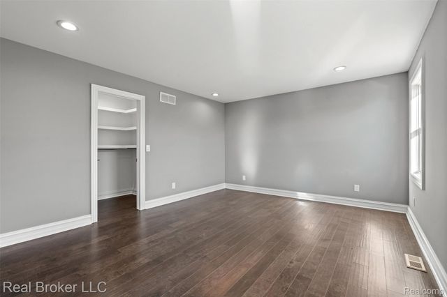 38165 Cherry Lane, Harrison Charter Township, MI 48045