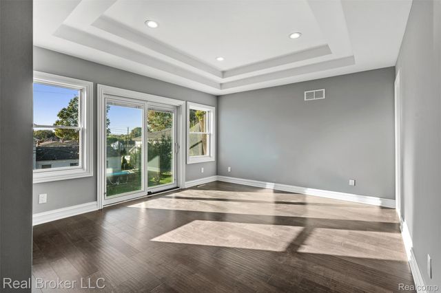 38165 Cherry Lane, Harrison Charter Township, MI 48045