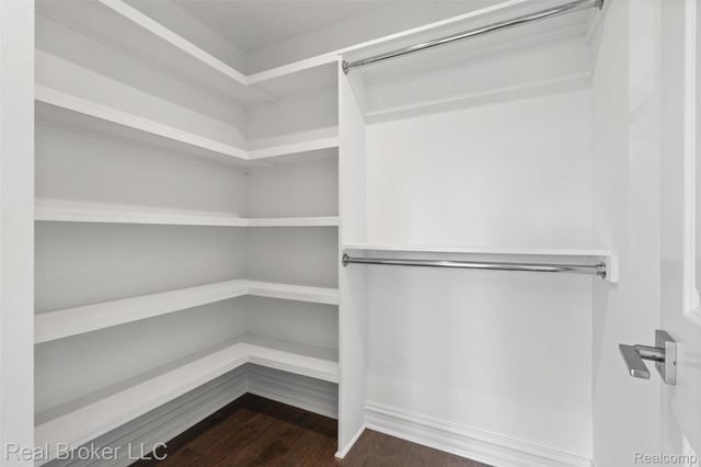 38165 Cherry Lane, Harrison Charter Township, MI 48045